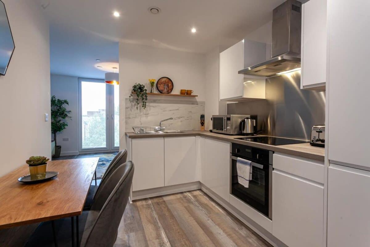 Stunning 2 Bed Flat 5Min To Old Trafford Stadium 맨체스터 외부 사진