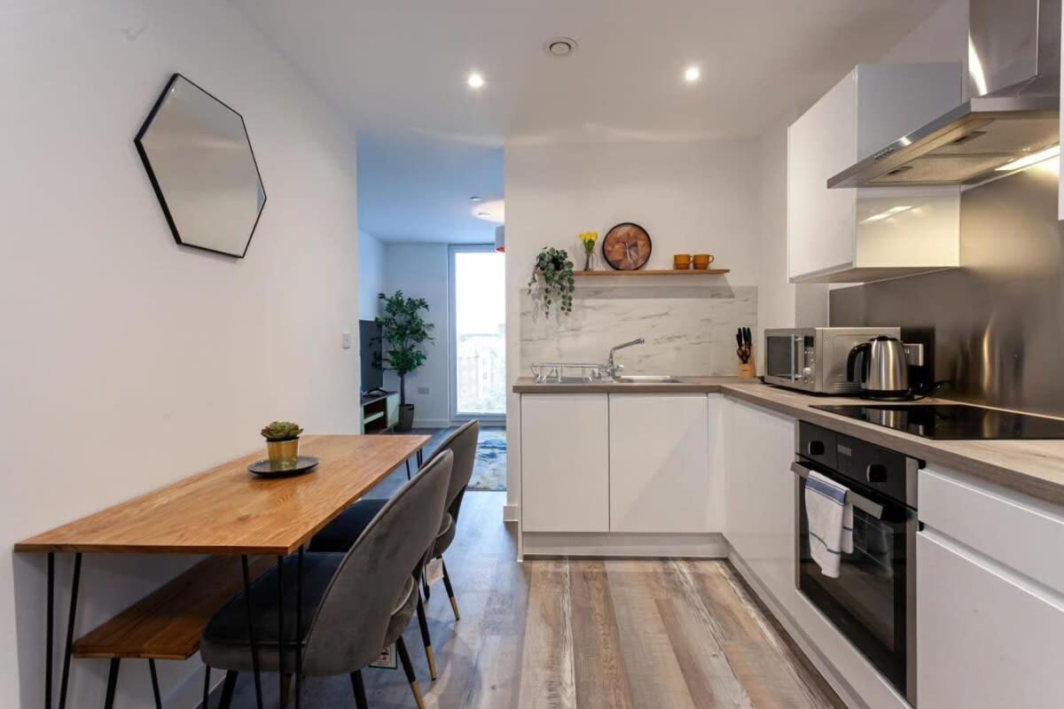 Stunning 2 Bed Flat 5Min To Old Trafford Stadium 맨체스터 외부 사진